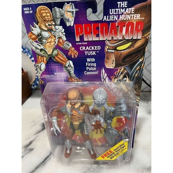 Vintage 1993 Kenner Cracked Tusk Predator Action Figure **BRAND NEW** - Picture 1 of 5
